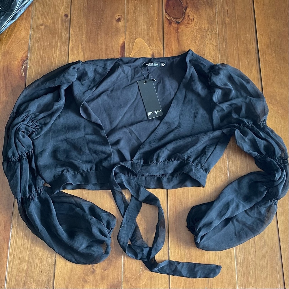 Nasty Gal Longsleeve crop top with front tie - NEW!